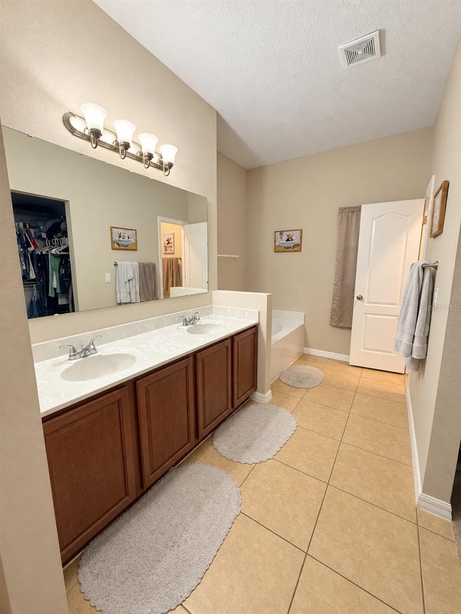 Primary Bathroom - 1812 EAGLE PINES CIR, EAGLE LAKE
