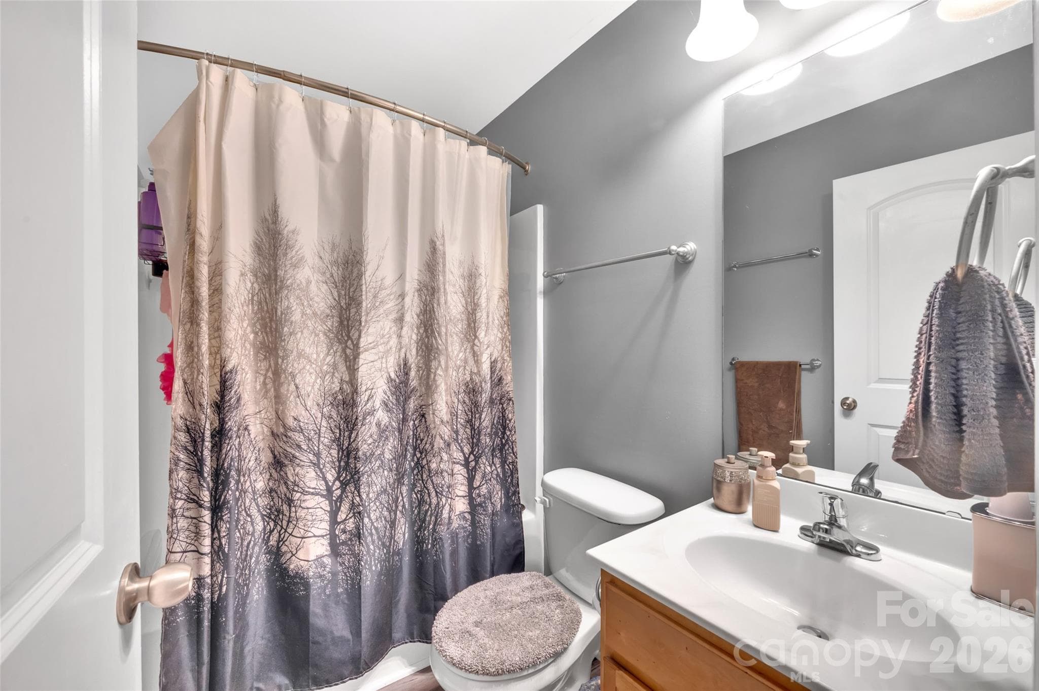 Main Floor Secondary Bath - 392 Lone Tree Lane, Clover