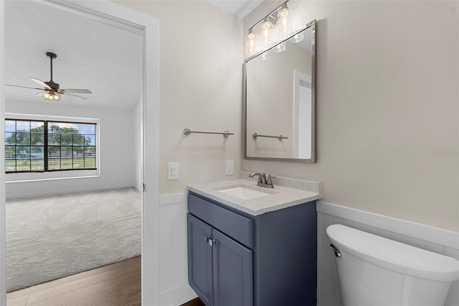 Jack and Jill Bathroom - 1156 N FAIRWAY DR #1156, APOPKA