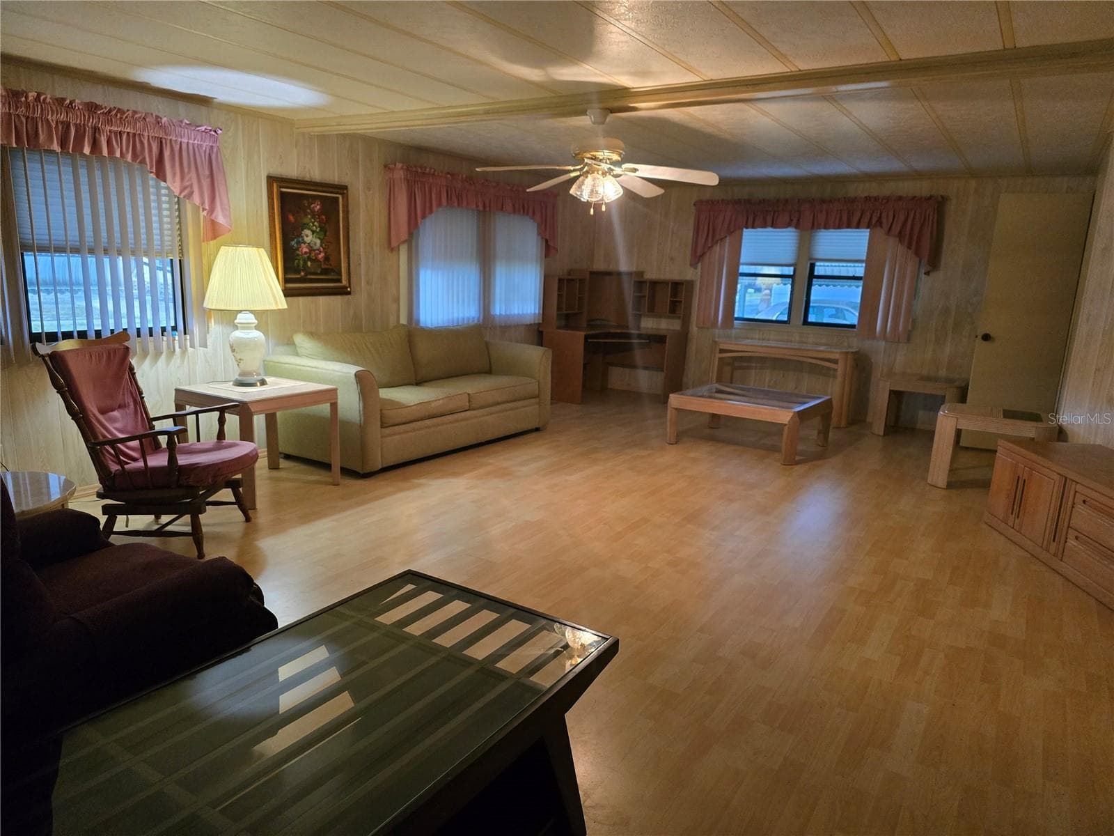 LARGE LIVING ROOM - 16802 HARLEY ST, HUDSON