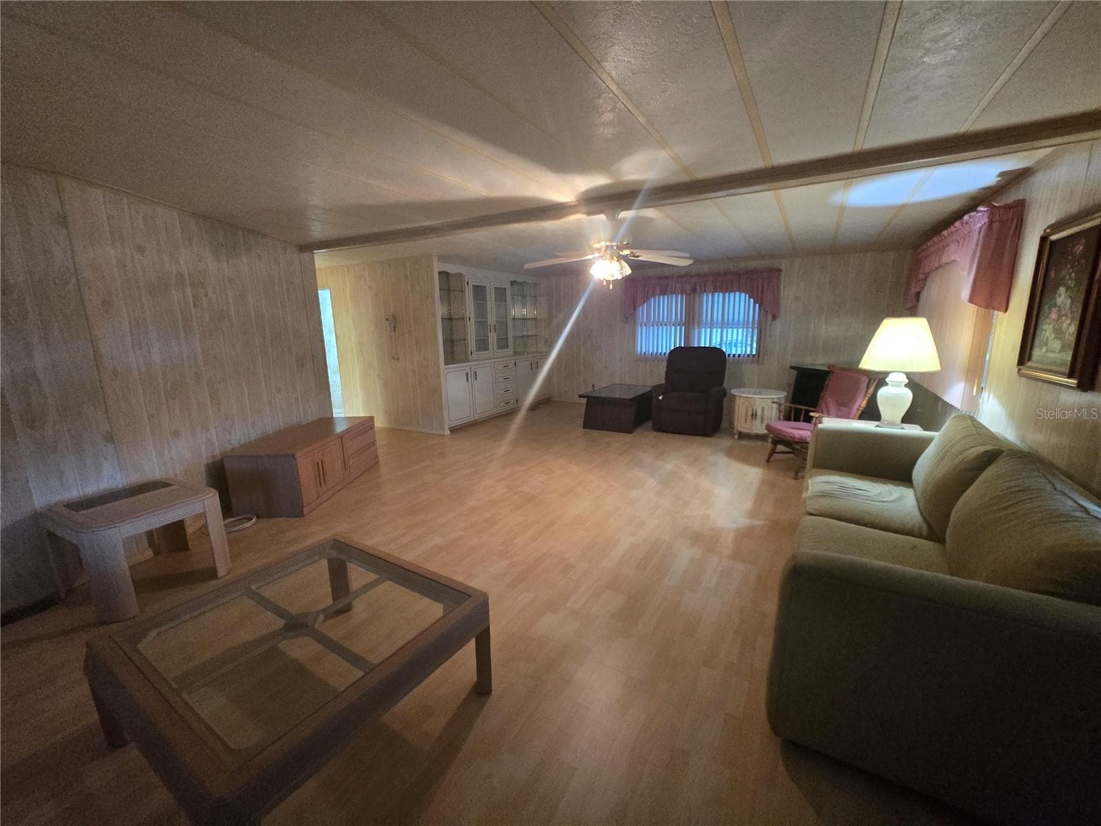 LARGE LIVING ROOM - 16802 HARLEY ST, HUDSON