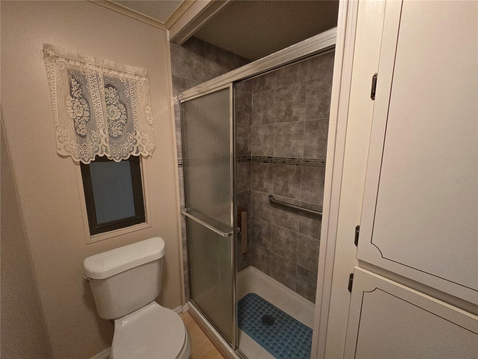 PRIMARY BATHROOM - 16802 HARLEY ST, HUDSON