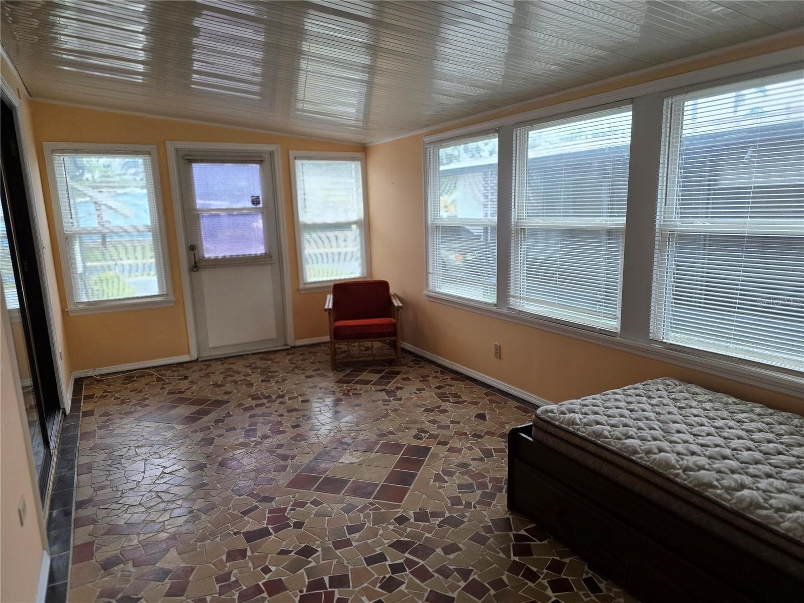 EXTRA ROOM/NEW WINDOWS - 16802 HARLEY ST, HUDSON
