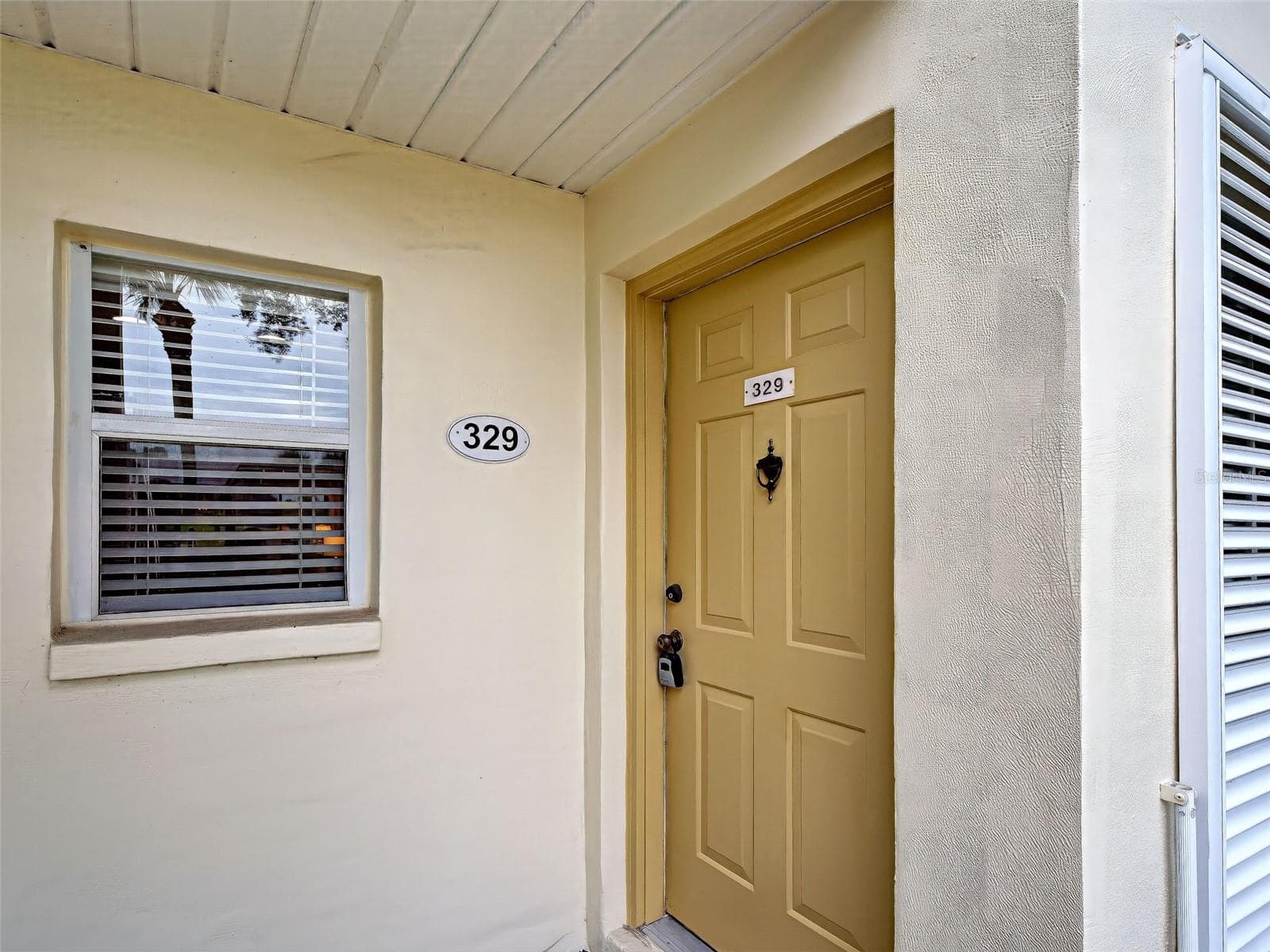 Welcome home to 435 Cerromar Lane #329 - 435 CERROMAR LN #329, VENICE