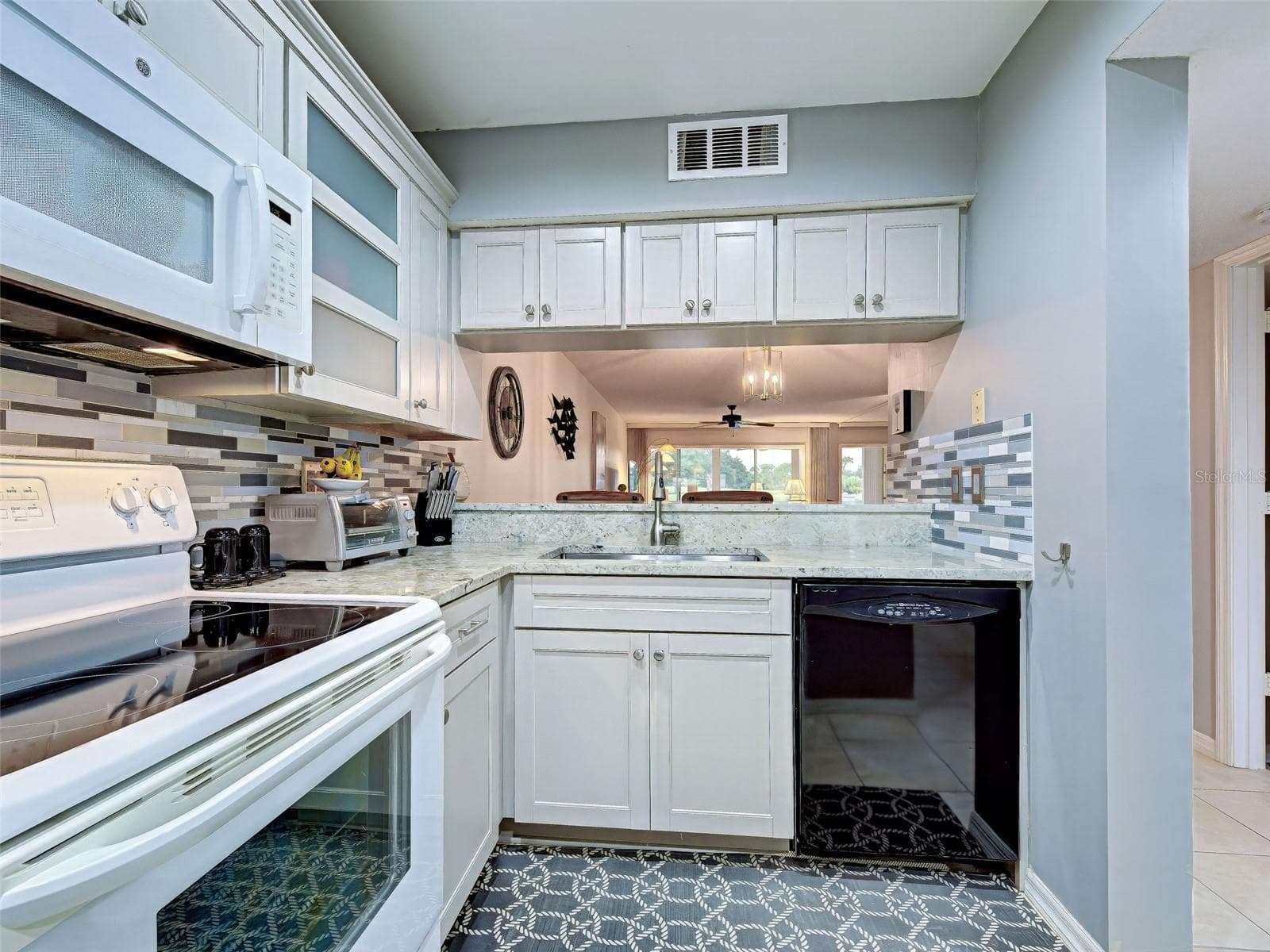 Brand new dishwasher was just installed! - 435 CERROMAR LN #329, VENICE