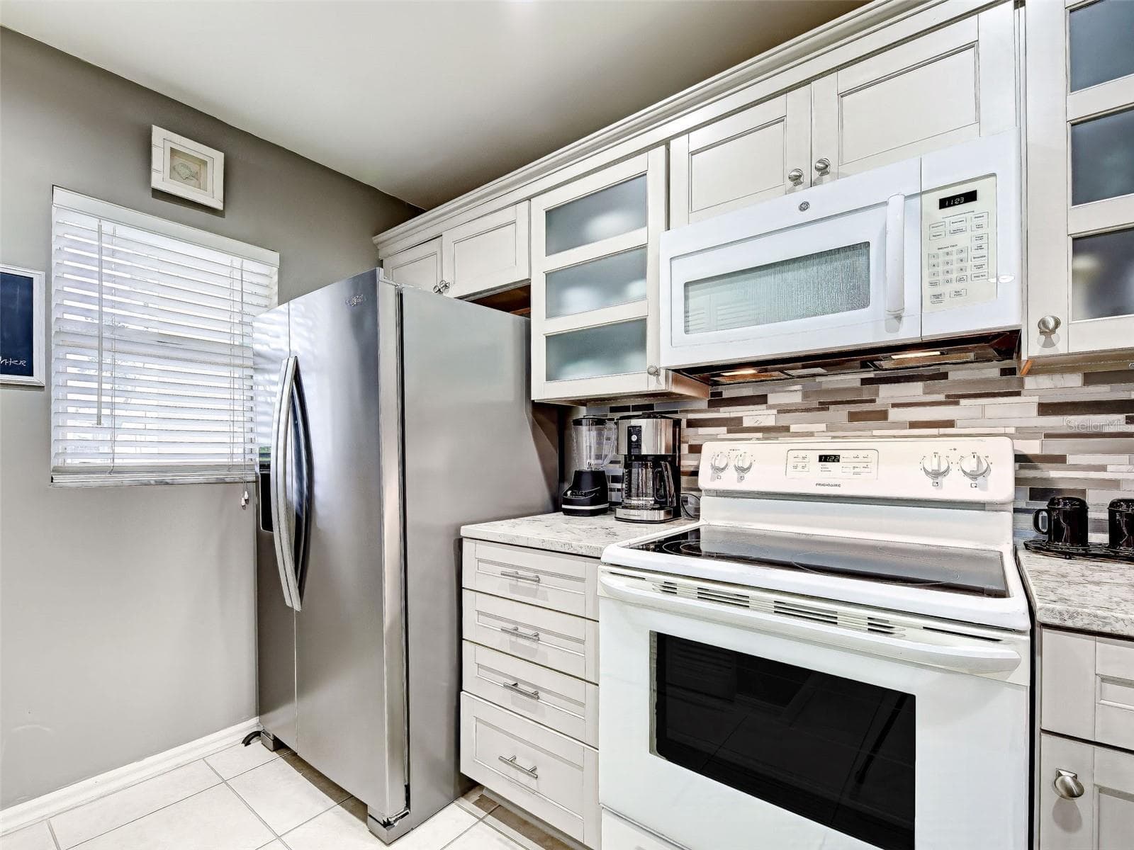 Kitchen - 435 CERROMAR LN #329, VENICE