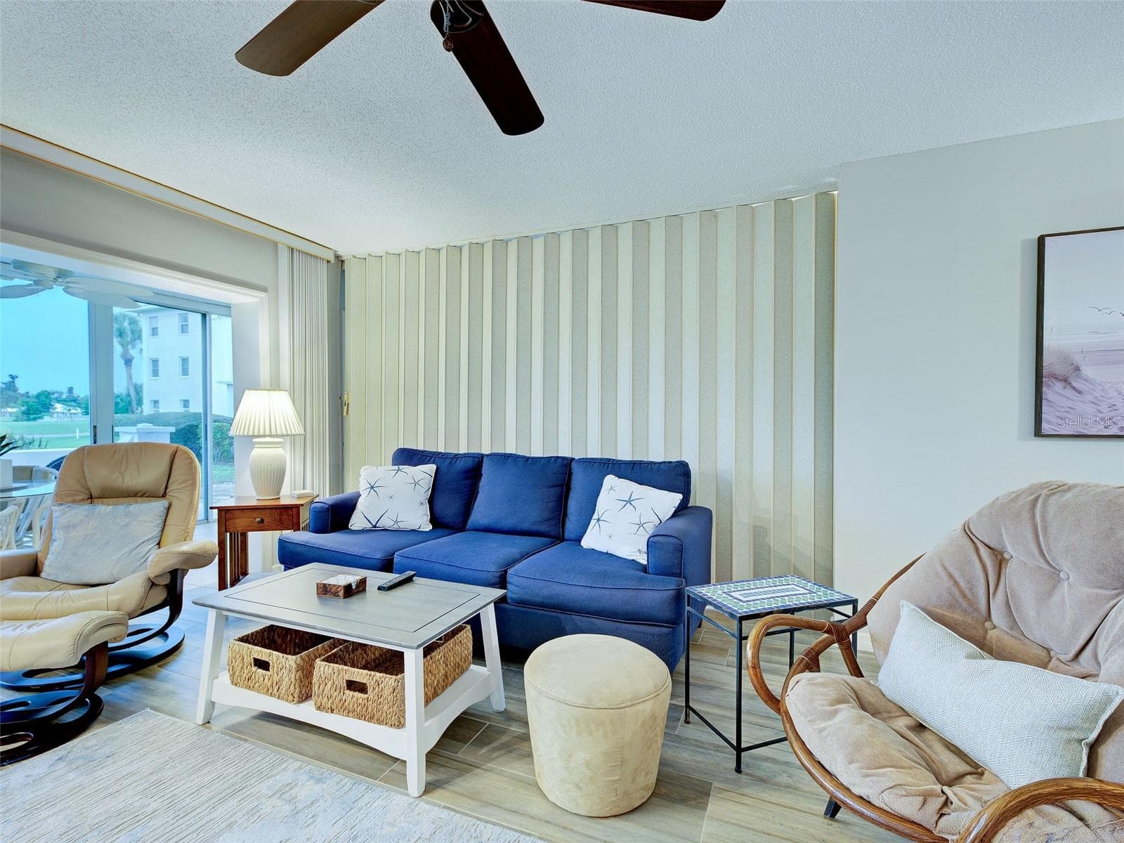 Living Room with the foldable wall to create extra bedroom when needed for guests. - 435 CERROMAR LN #329, VENICE