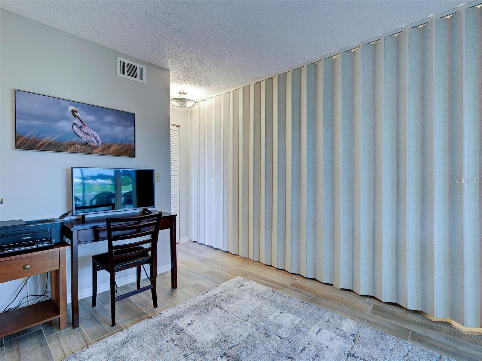 Flex room with the wall extended looking toward guest bathroom - 435 CERROMAR LN #329, VENICE