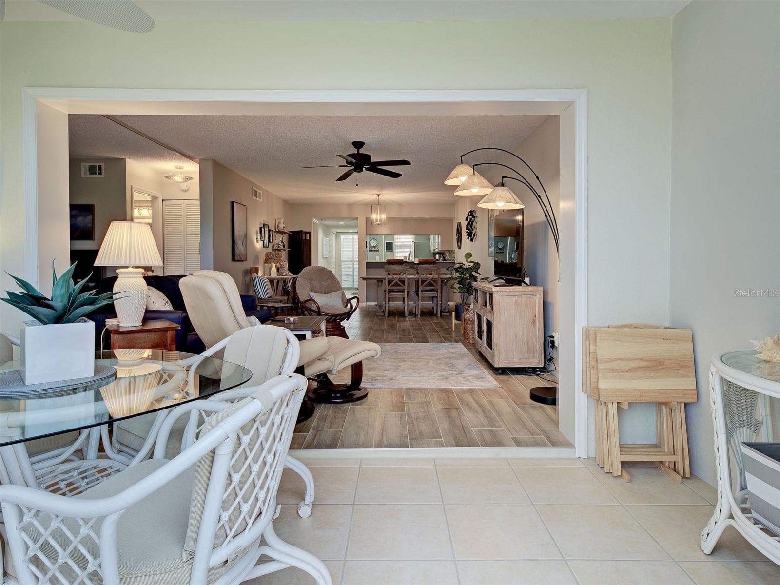 Lanai looking into the condo - 435 CERROMAR LN #329, VENICE