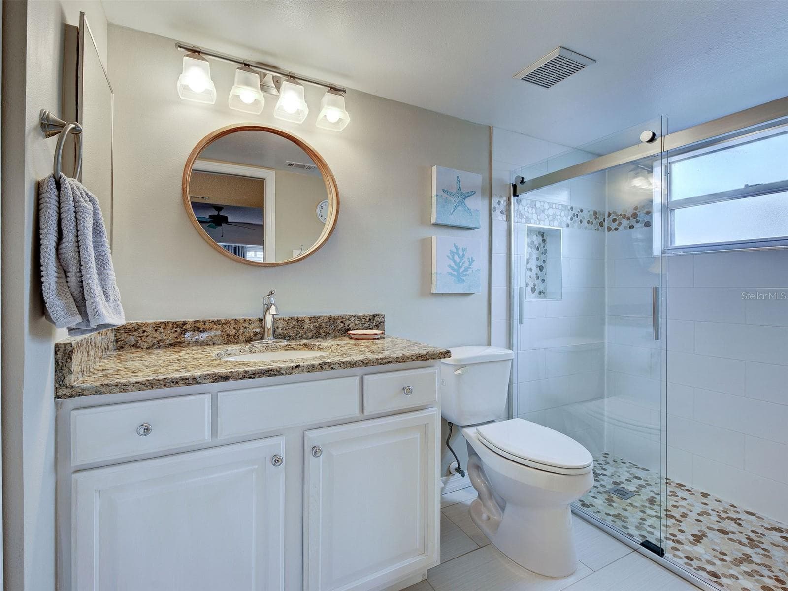 Primary Bath second sink and Shower - 435 CERROMAR LN #329, VENICE