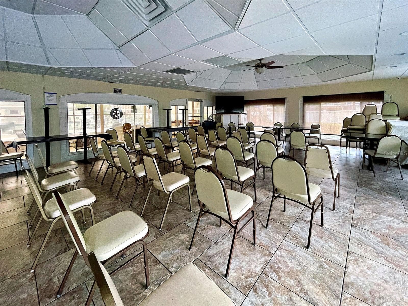 Club house - 435 CERROMAR LN #329, VENICE