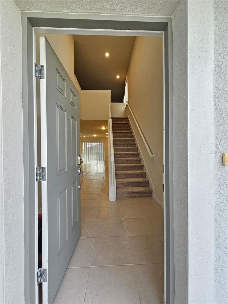 Main Entry - 3273 LILAC WAY, DAVENPORT