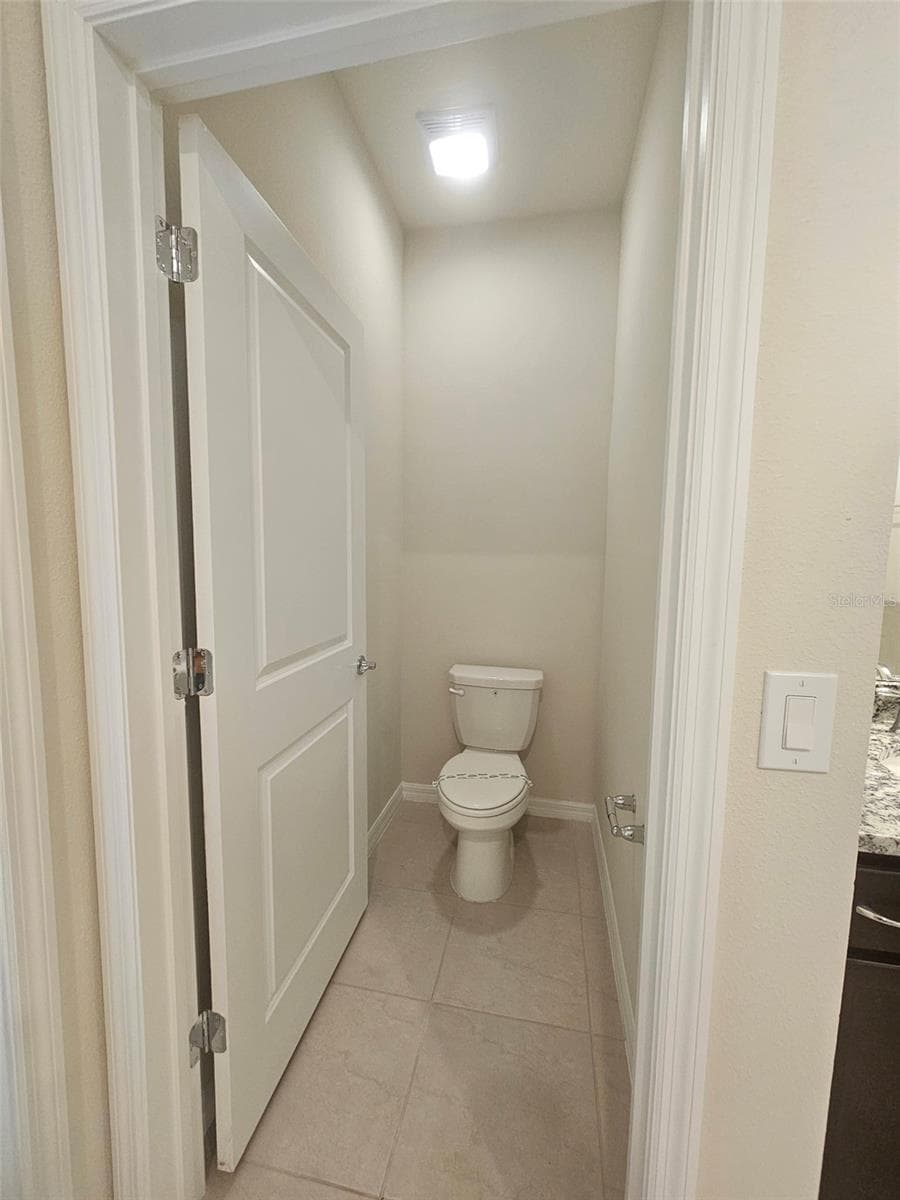 Toilet - 3273 LILAC WAY, DAVENPORT