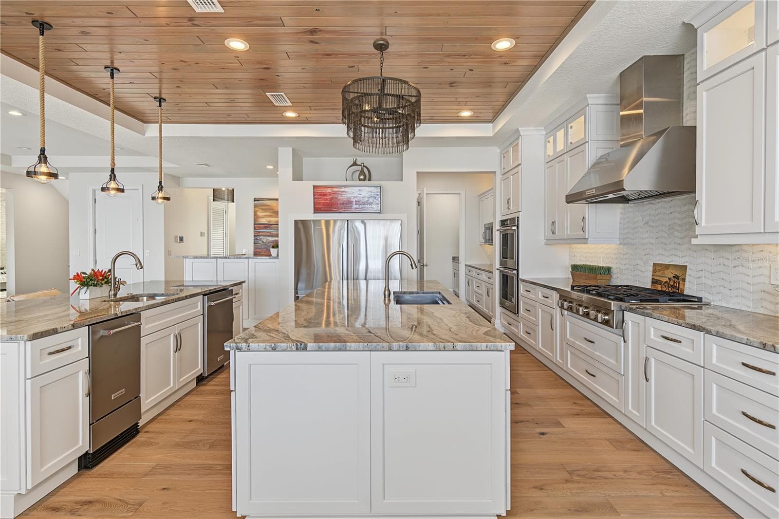 Single Family Residence at 7 PARADISE LN, TREASURE ISLAND, photo 20 of 100
