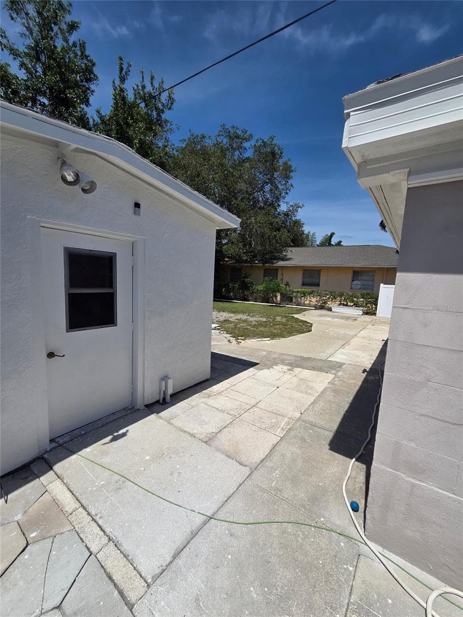 Single Family Residence at 8205 48TH AVE N, ST PETERSBURG, photo 3 of 12