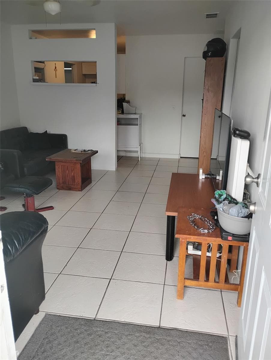 Single Family Residence at 8205 48TH AVE N, ST PETERSBURG, photo 4 of 12