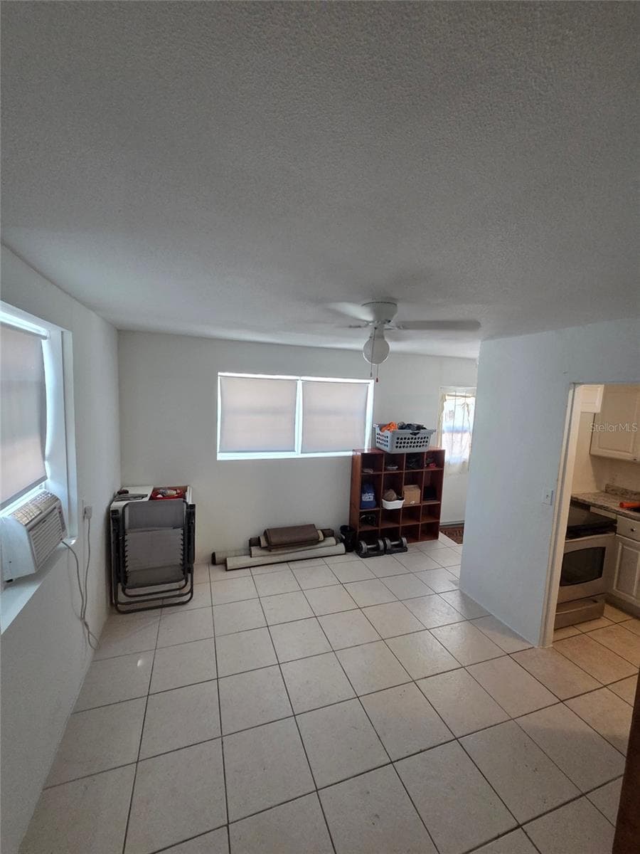 Single Family Residence at 8205 48TH AVE N, ST PETERSBURG, photo 6 of 12