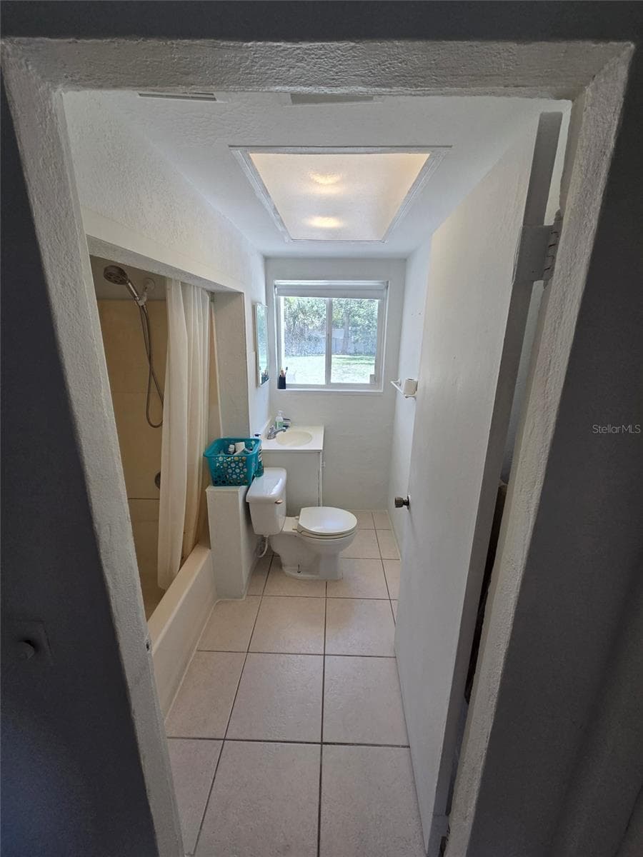 Single Family Residence at 8205 48TH AVE N, ST PETERSBURG, photo 9 of 12