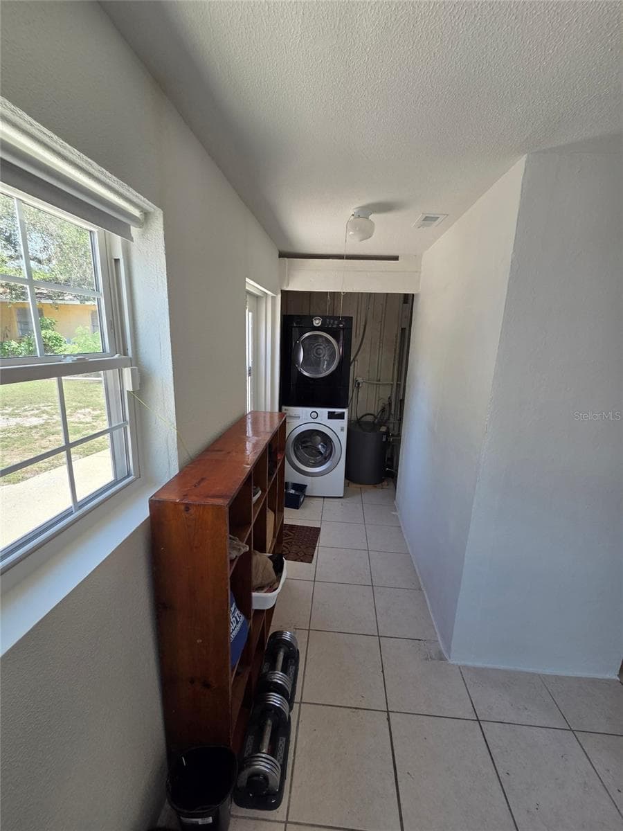 Single Family Residence at 8205 48TH AVE N, ST PETERSBURG, photo 10 of 12