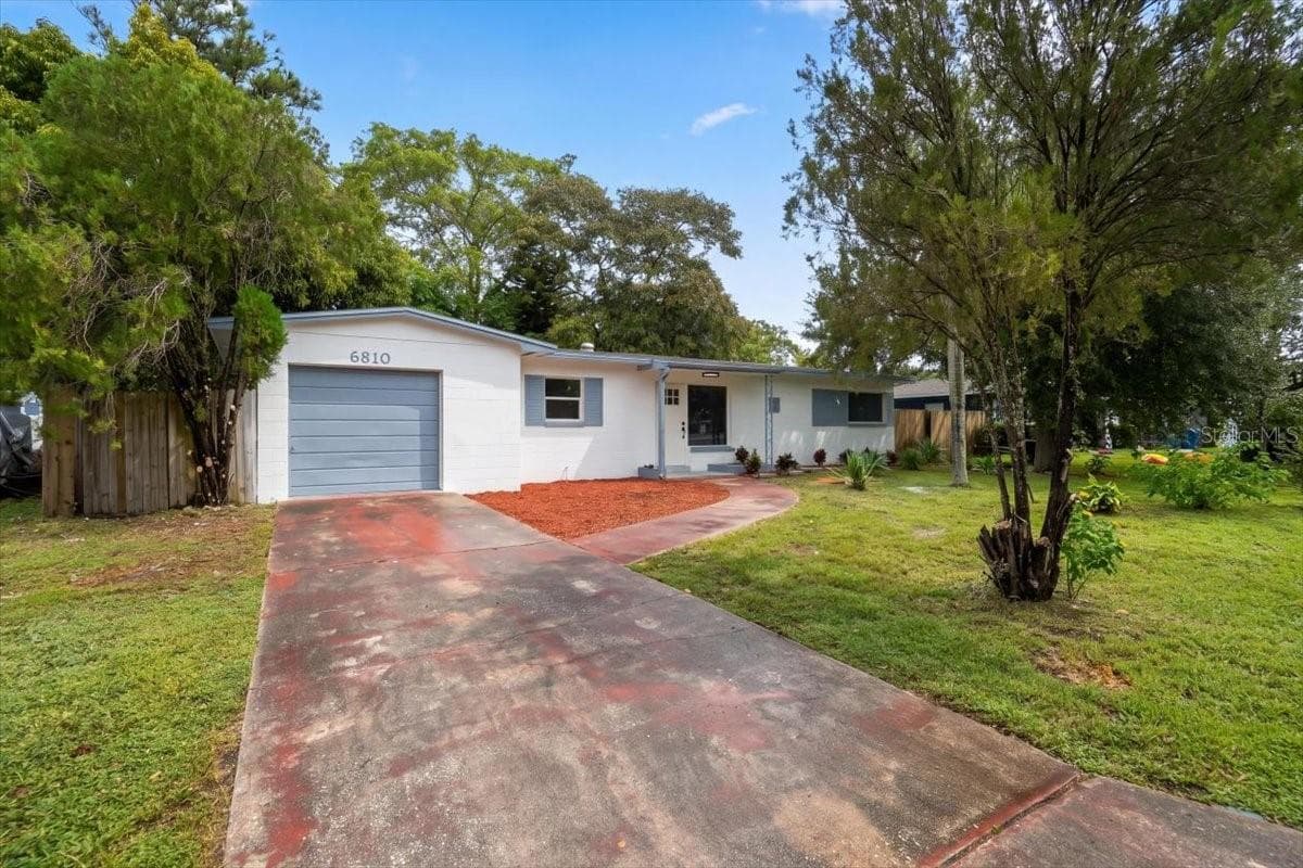 Single Family Residence at 6810 DR MARTIN LUTHER KING JR ST N, ST PETERSBURG, photo 2 of 33