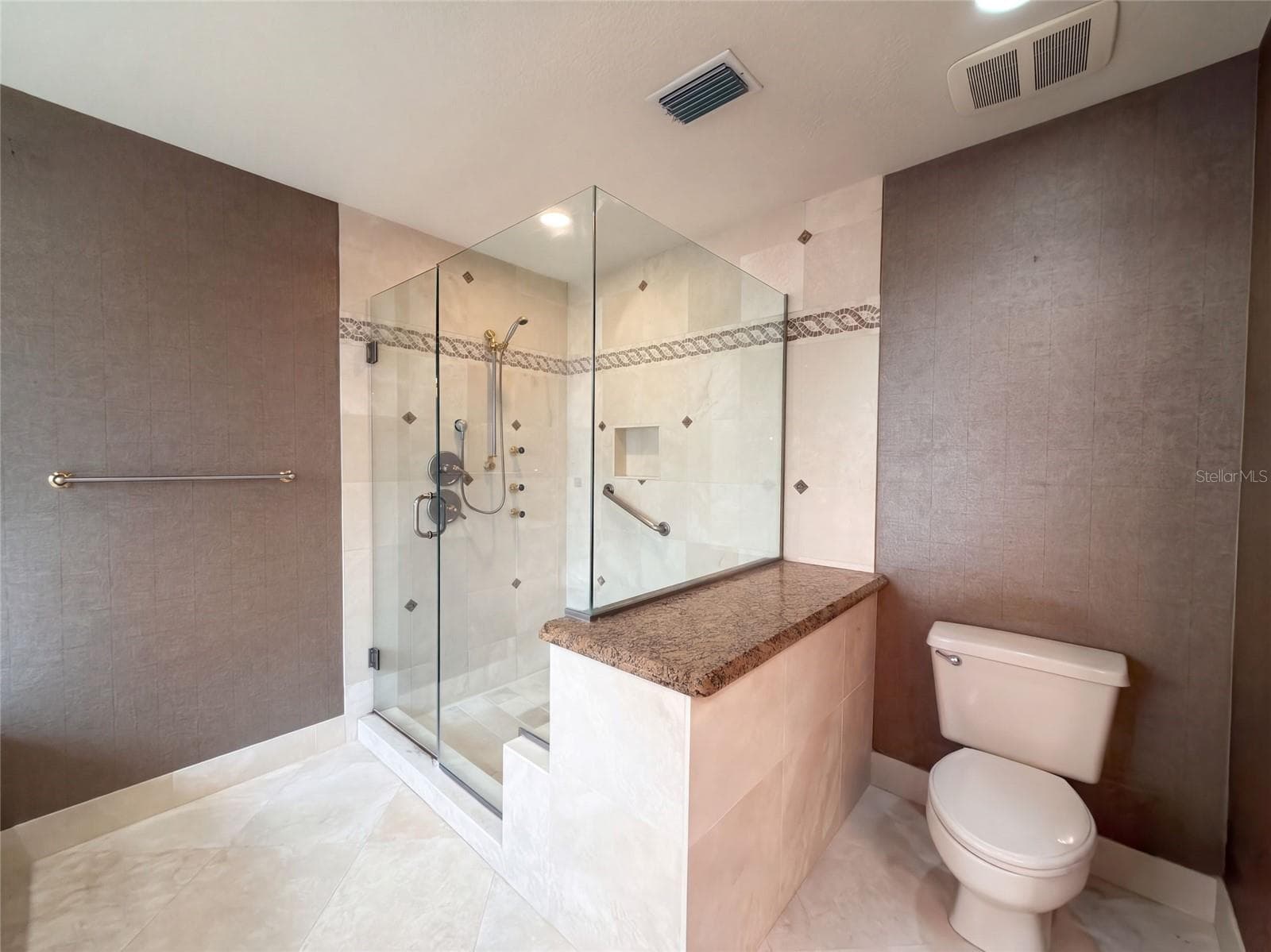 Single Family Residence at 455 LONGMEADOW LN, LONGWOOD, photo 13 of 29