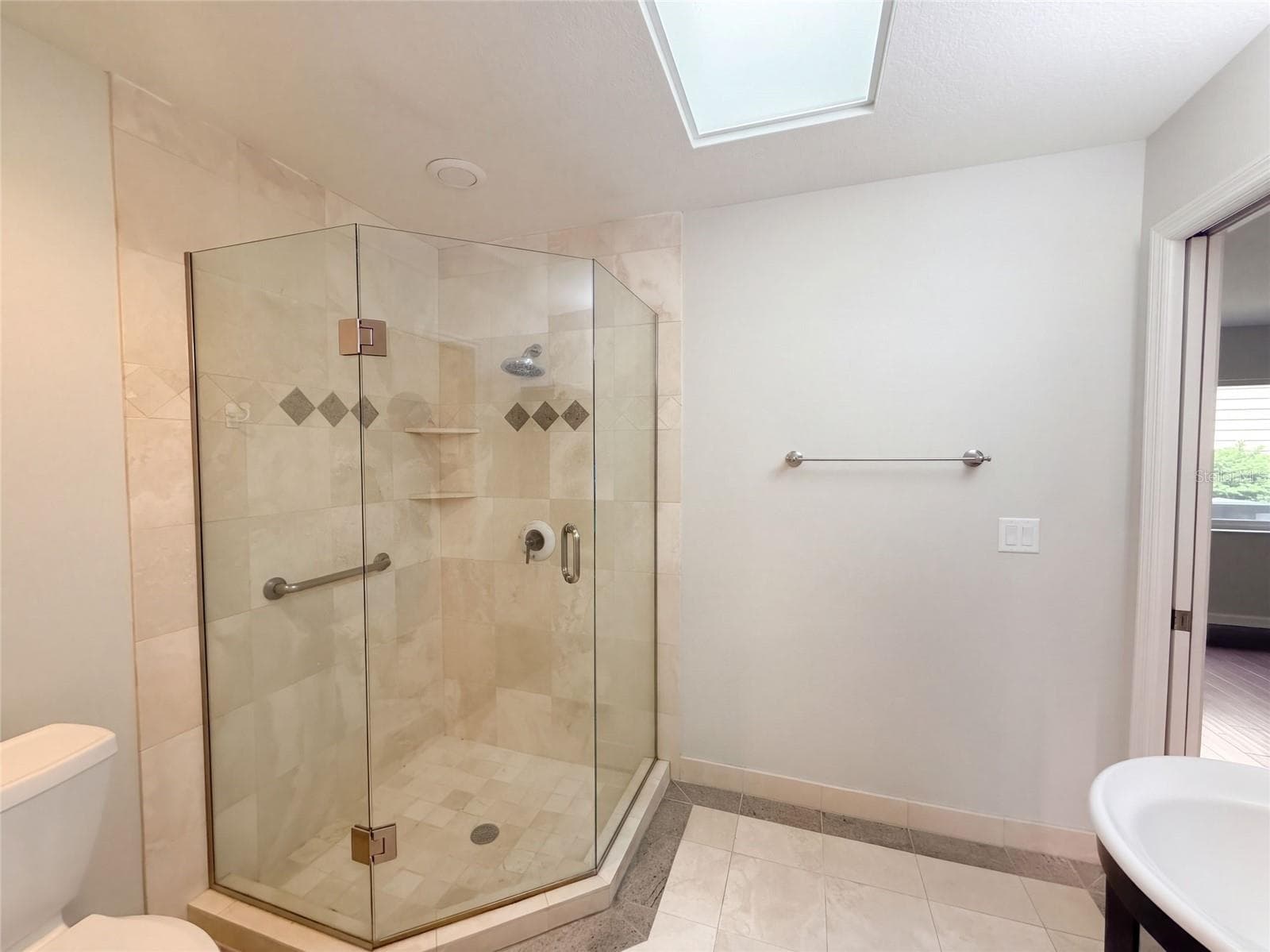 Single Family Residence at 455 LONGMEADOW LN, LONGWOOD, photo 14 of 29