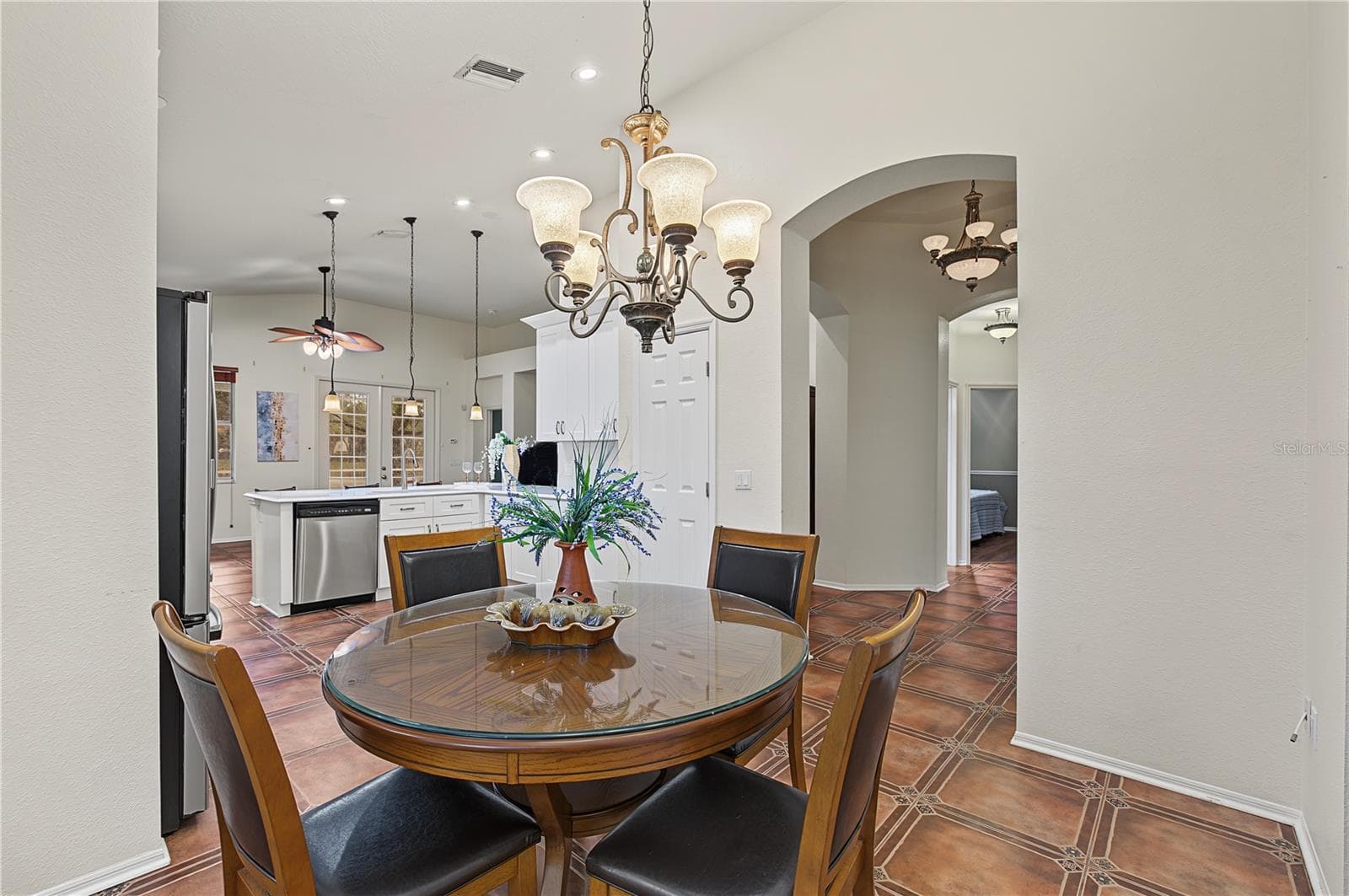 Kitchen Nook- room for a table and chairs - 8417 FENWICK AVE, TAMPA