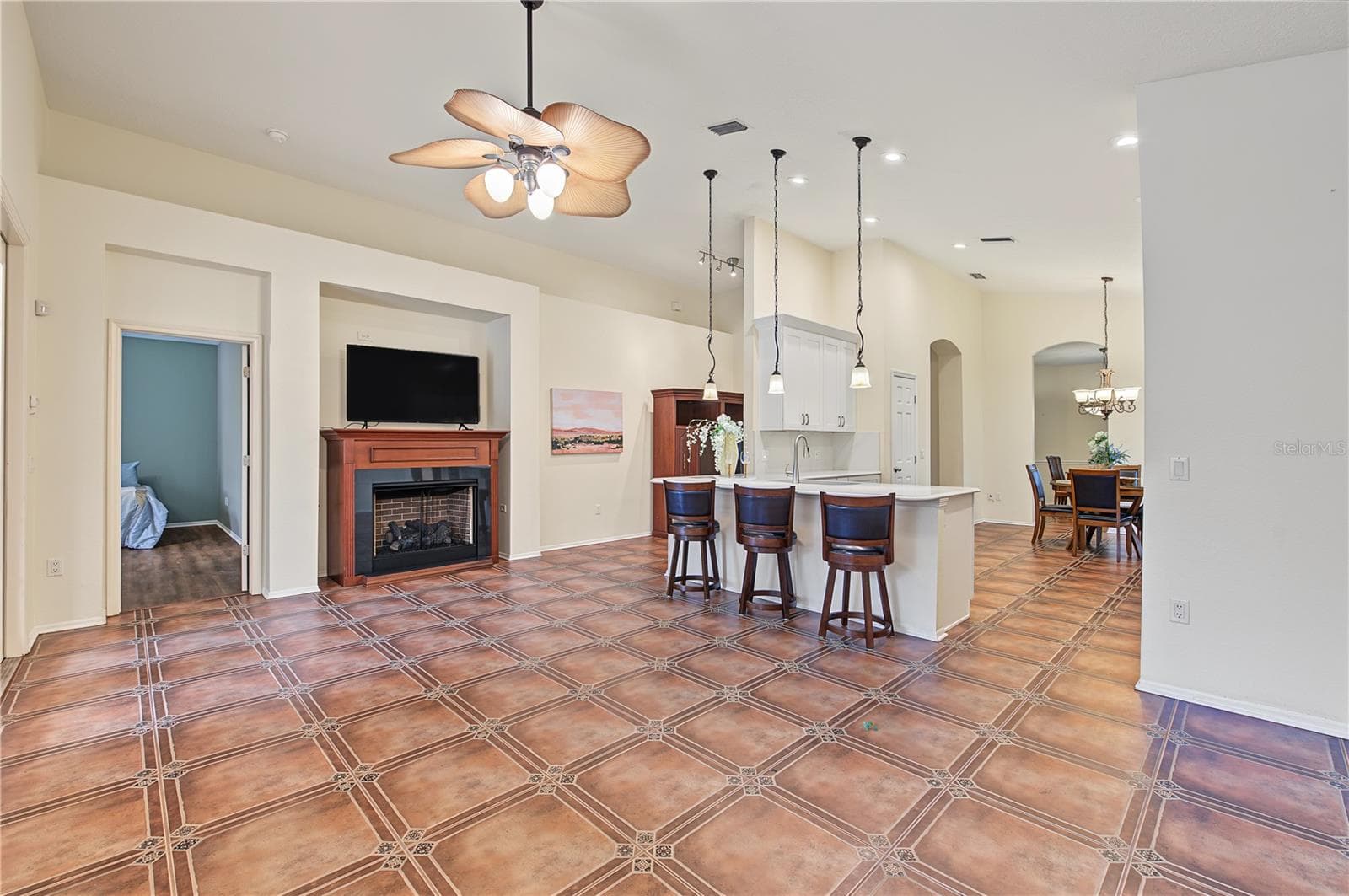 Family Room open to the kitchen. - 8417 FENWICK AVE, TAMPA