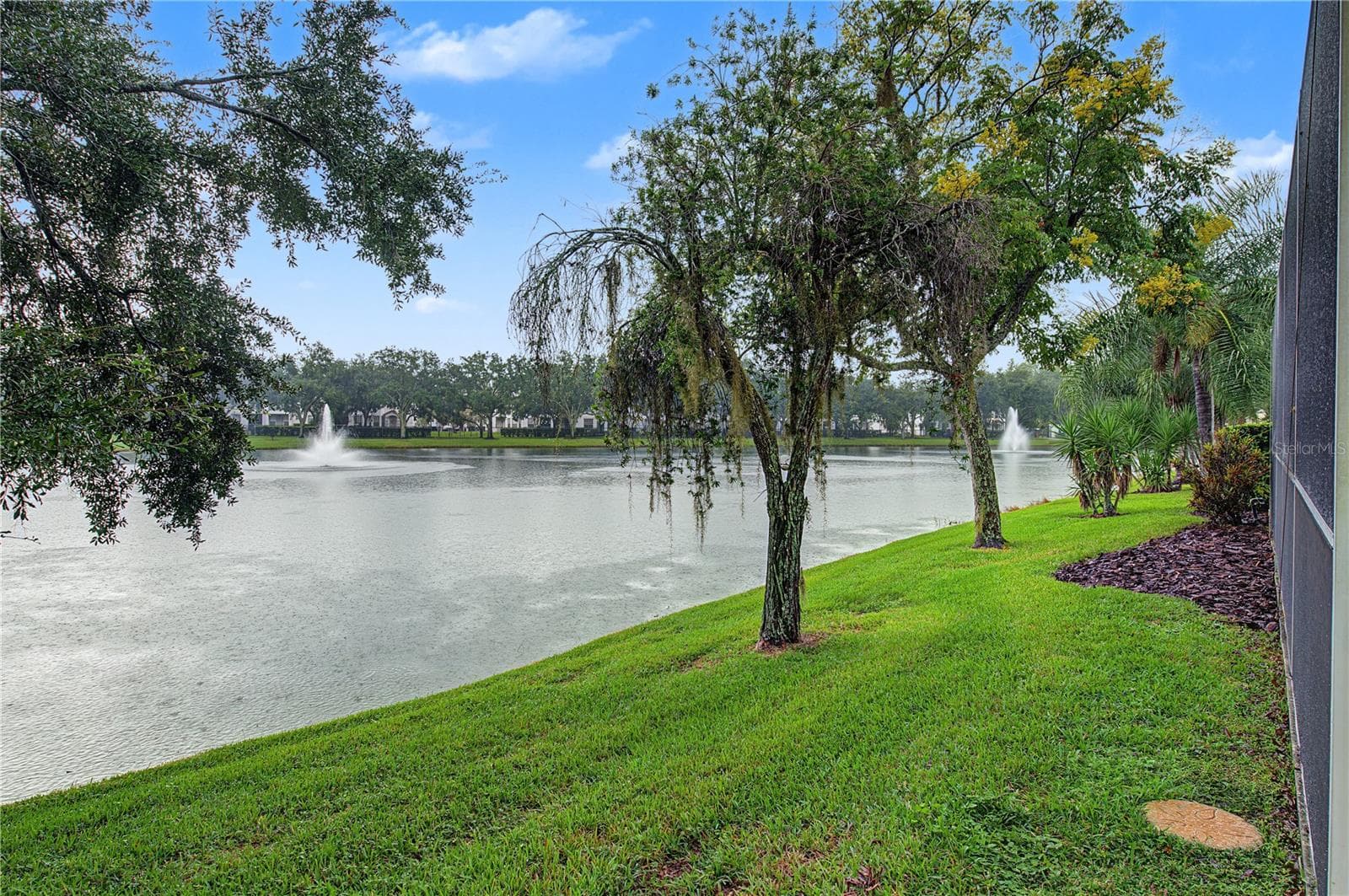 Pond View - you will never get tired of this! - 8417 FENWICK AVE, TAMPA