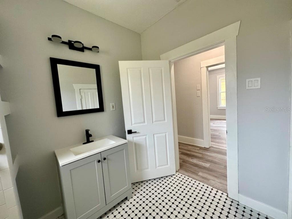 Single Family Residence at 1021 E CAYUGA ST, TAMPA, photo 12 of 35