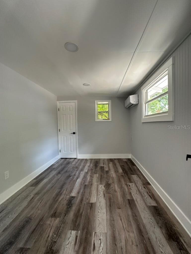 Single Family Residence at 1021 E CAYUGA ST, TAMPA, photo 14 of 35