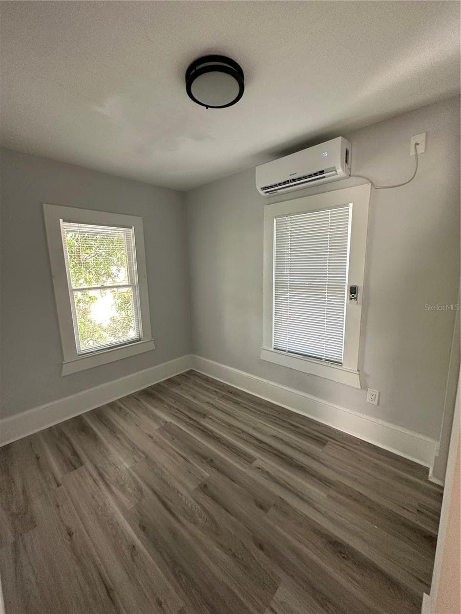 Single Family Residence at 1021 E CAYUGA ST, TAMPA, photo 19 of 35