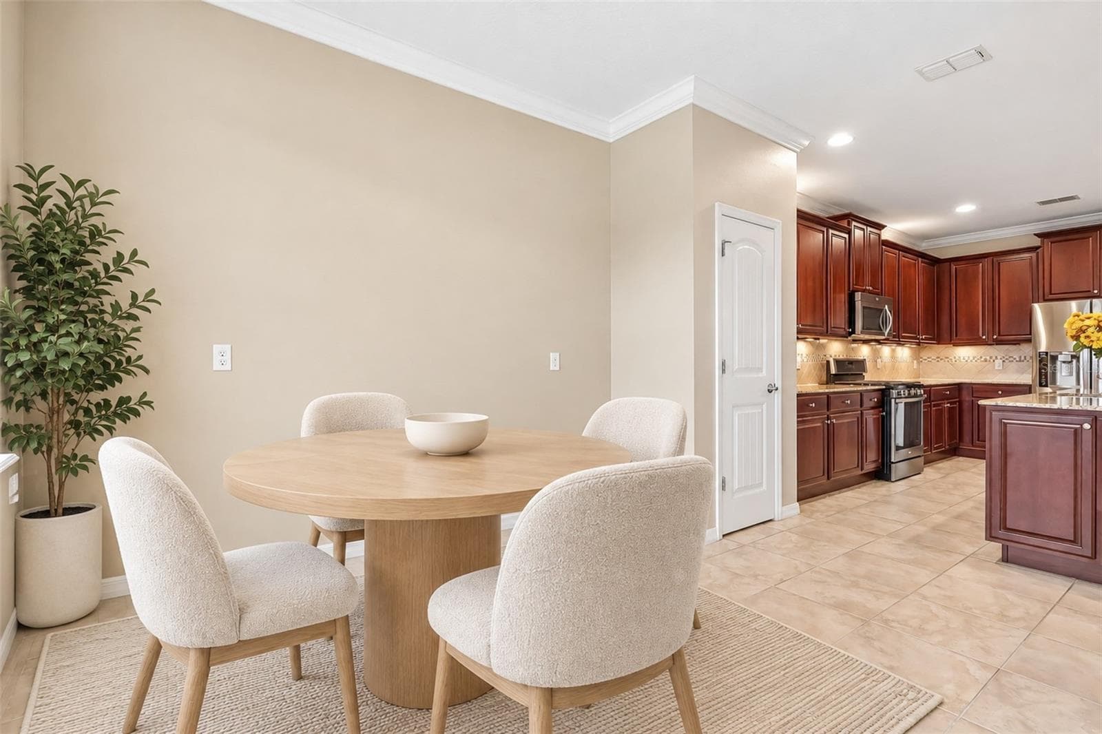 Single Family Residence at 123 MAGELLAN CT, DAVENPORT, photo 32 of 135