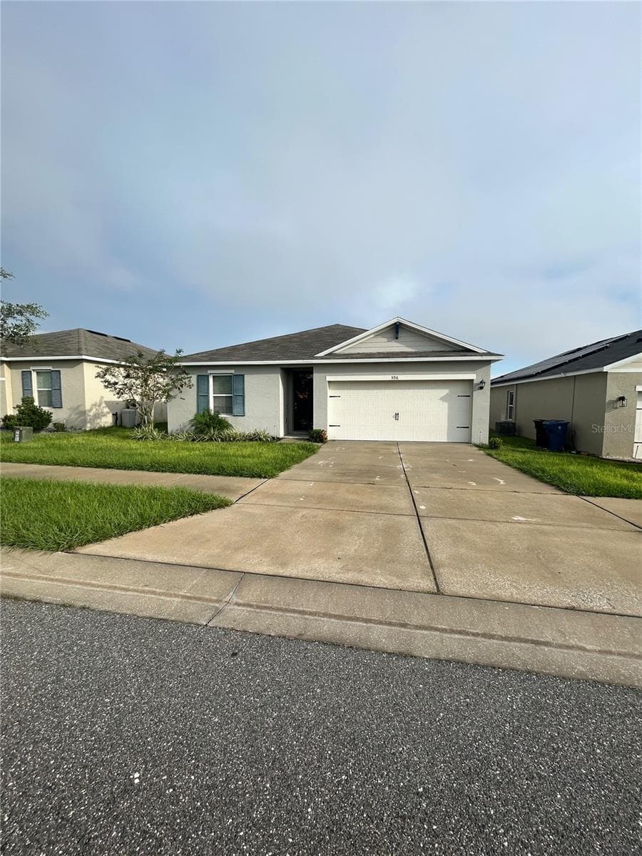 596 BOARDWALK AVE