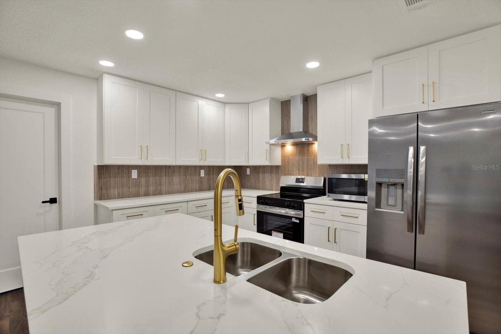 Kitchen - 2661 PEBBLE BEACH DR, CLEARWATER