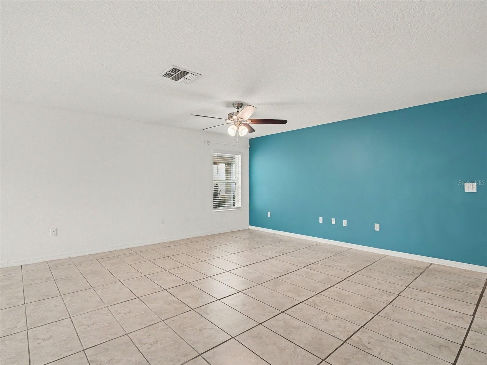 Single Family Residence at 10439 LAGUNA PLAINS DR, RIVERVIEW, photo 8 of 53