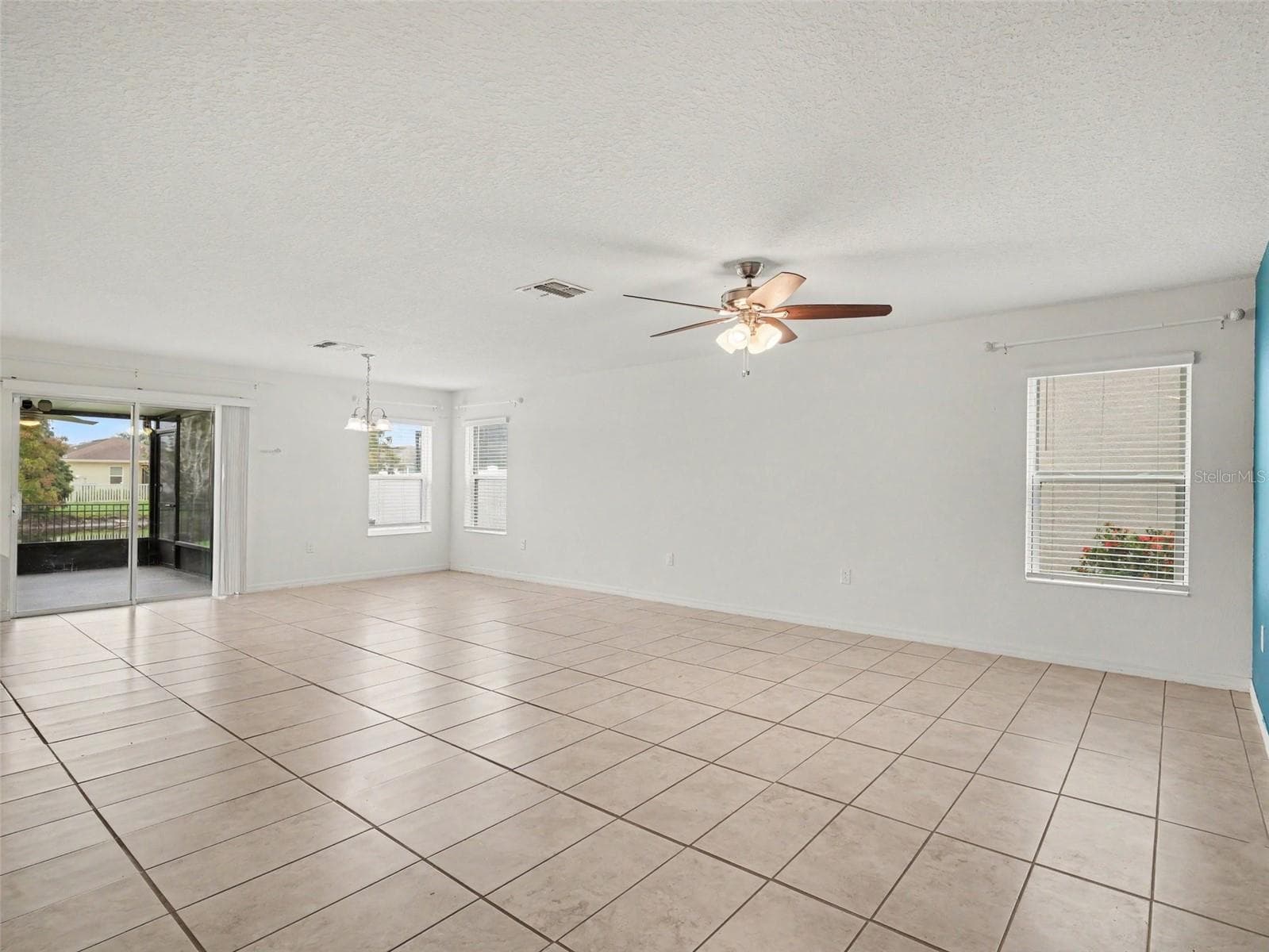 Single Family Residence at 10439 LAGUNA PLAINS DR, RIVERVIEW, photo 9 of 53