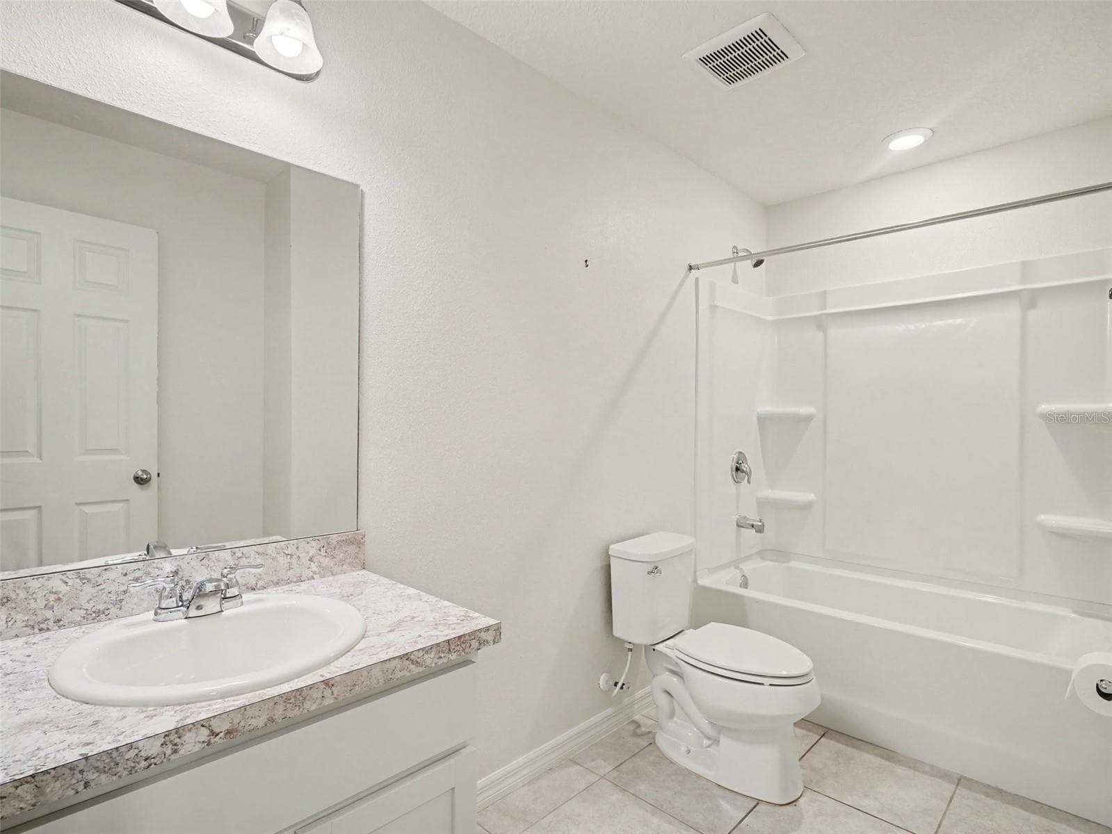 Single Family Residence at 10439 LAGUNA PLAINS DR, RIVERVIEW, photo 24 of 53