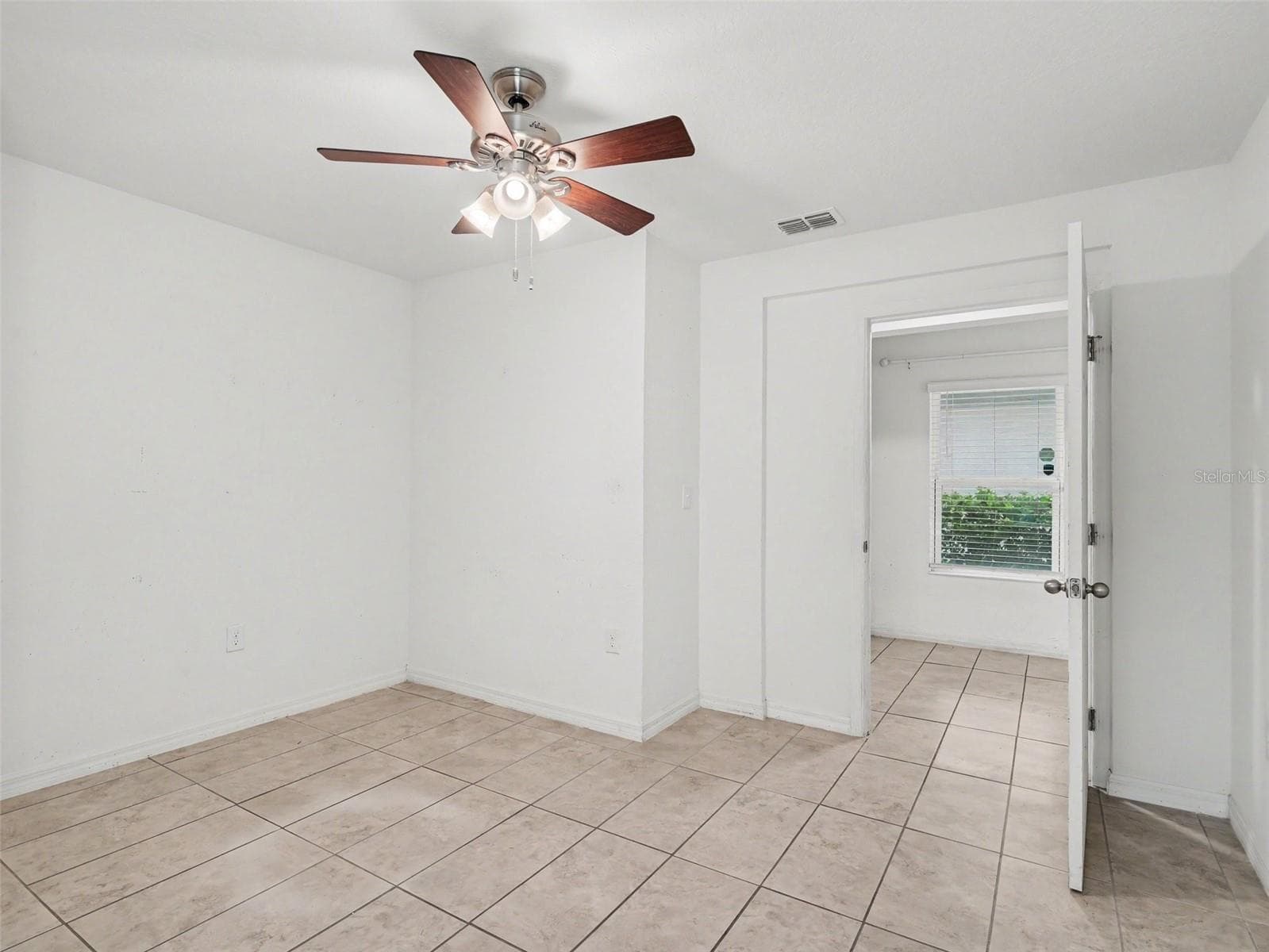 Single Family Residence at 10439 LAGUNA PLAINS DR, RIVERVIEW, photo 29 of 53
