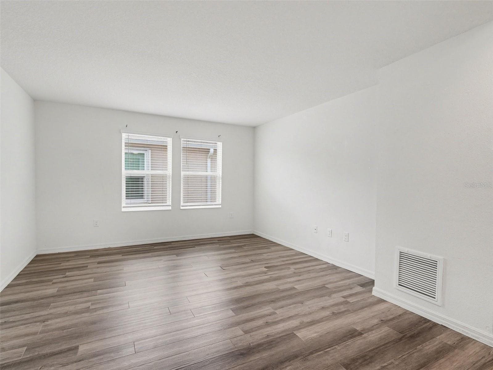 Single Family Residence at 10439 LAGUNA PLAINS DR, RIVERVIEW, photo 33 of 53