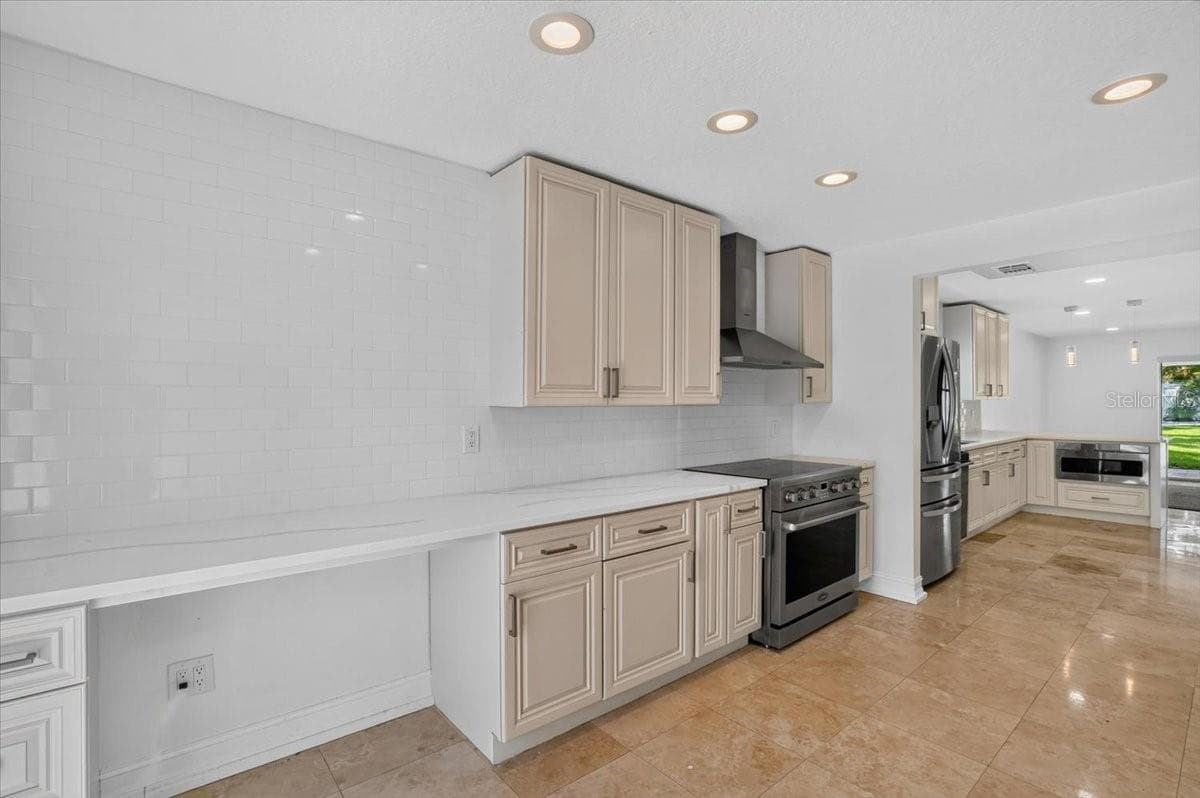 Single Family Residence at 1709 ANASTASIA WAY S, ST PETERSBURG, photo 18 of 51