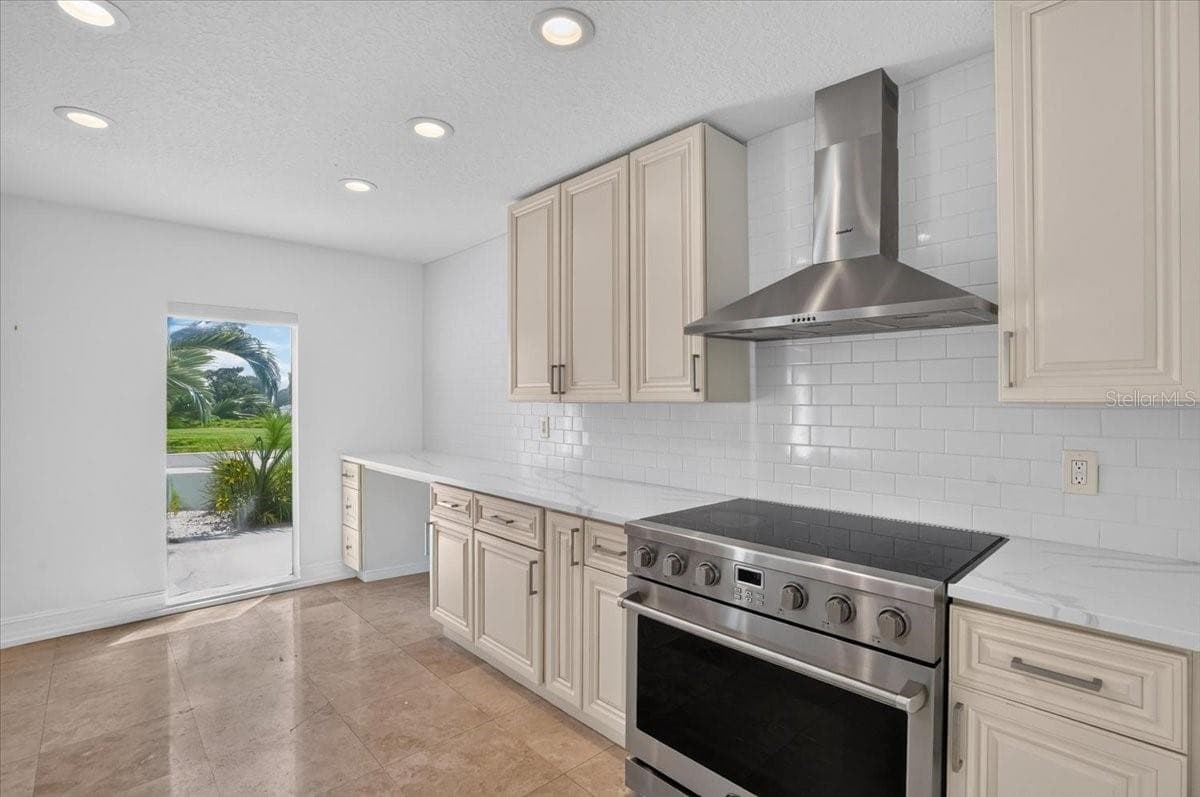 Single Family Residence at 1709 ANASTASIA WAY S, ST PETERSBURG, photo 19 of 51