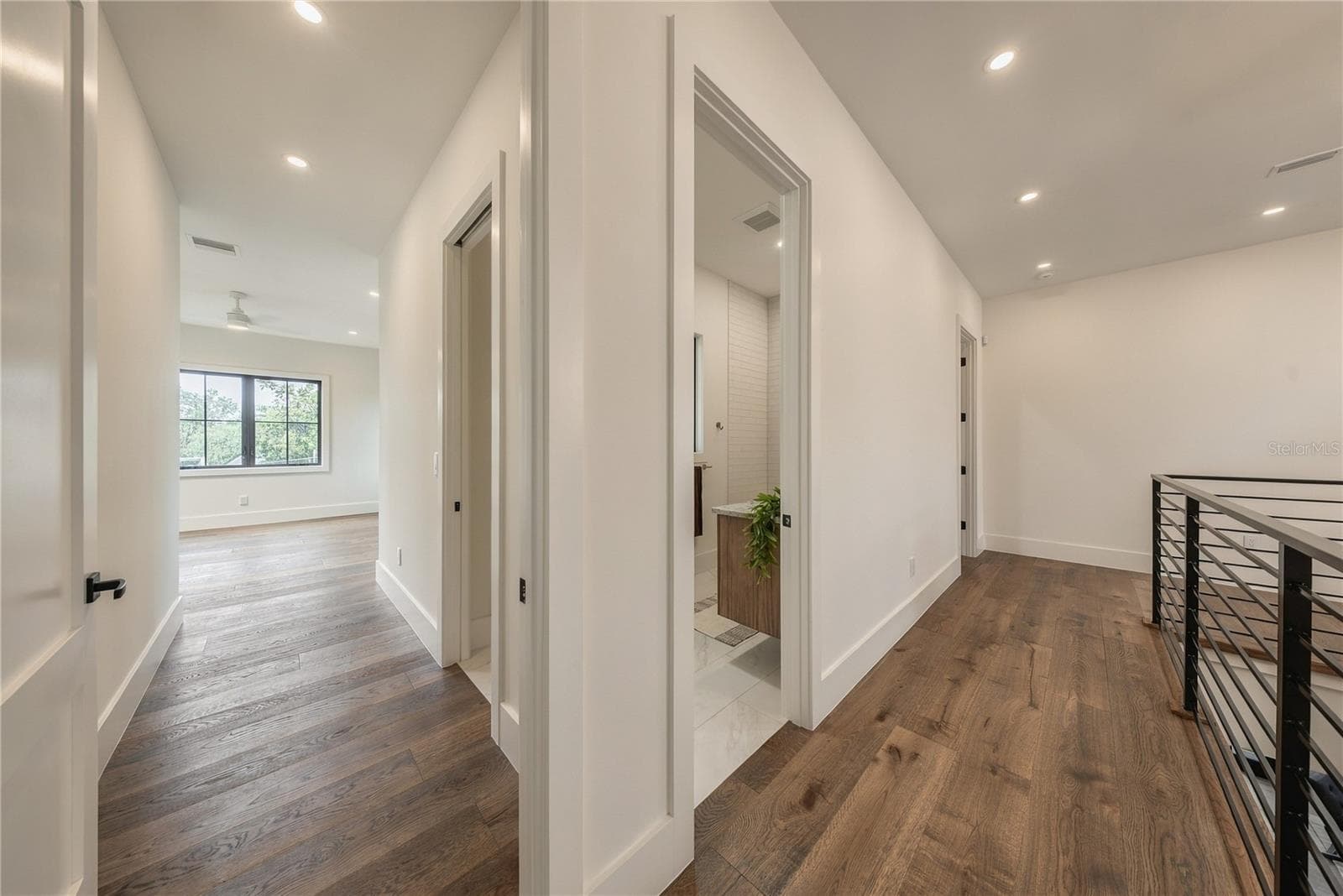 Hallway leading to bedroom #4 - 2823 PARKLAND CIRCLE, WINTER PARK