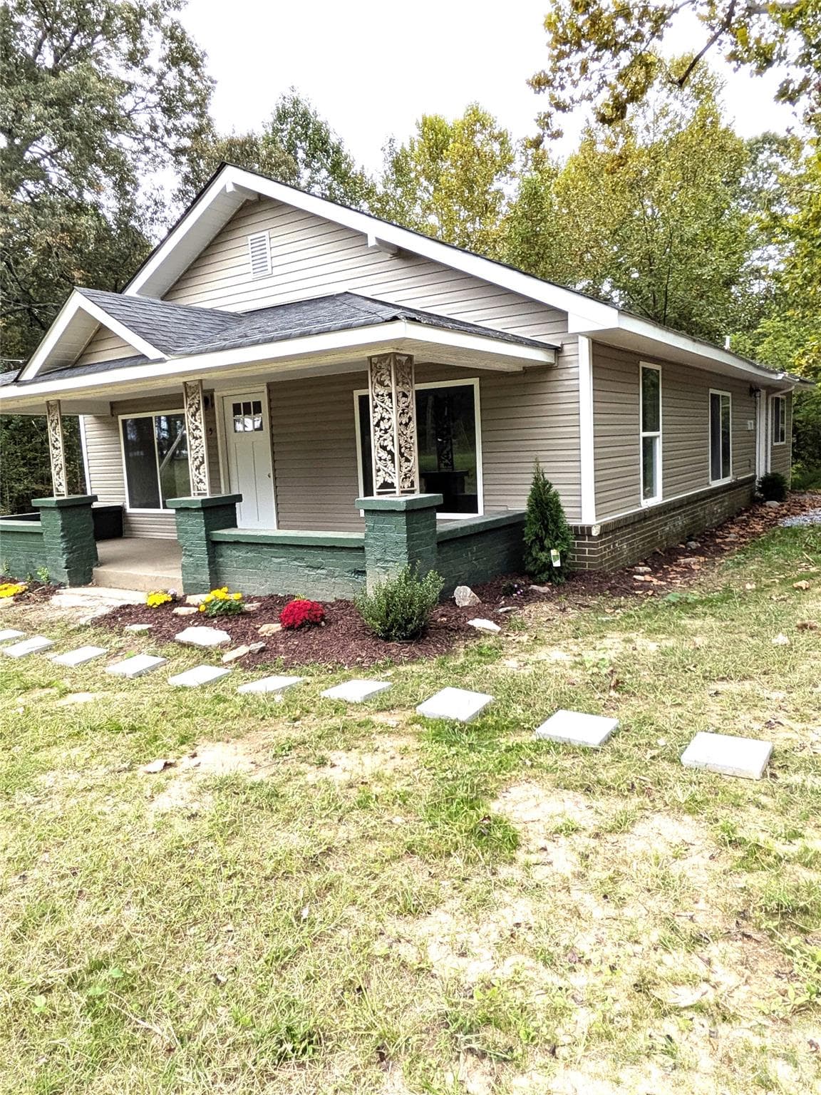 Single Family Residence at 115 Church View Drive, Lawndale, photo 2 of 44