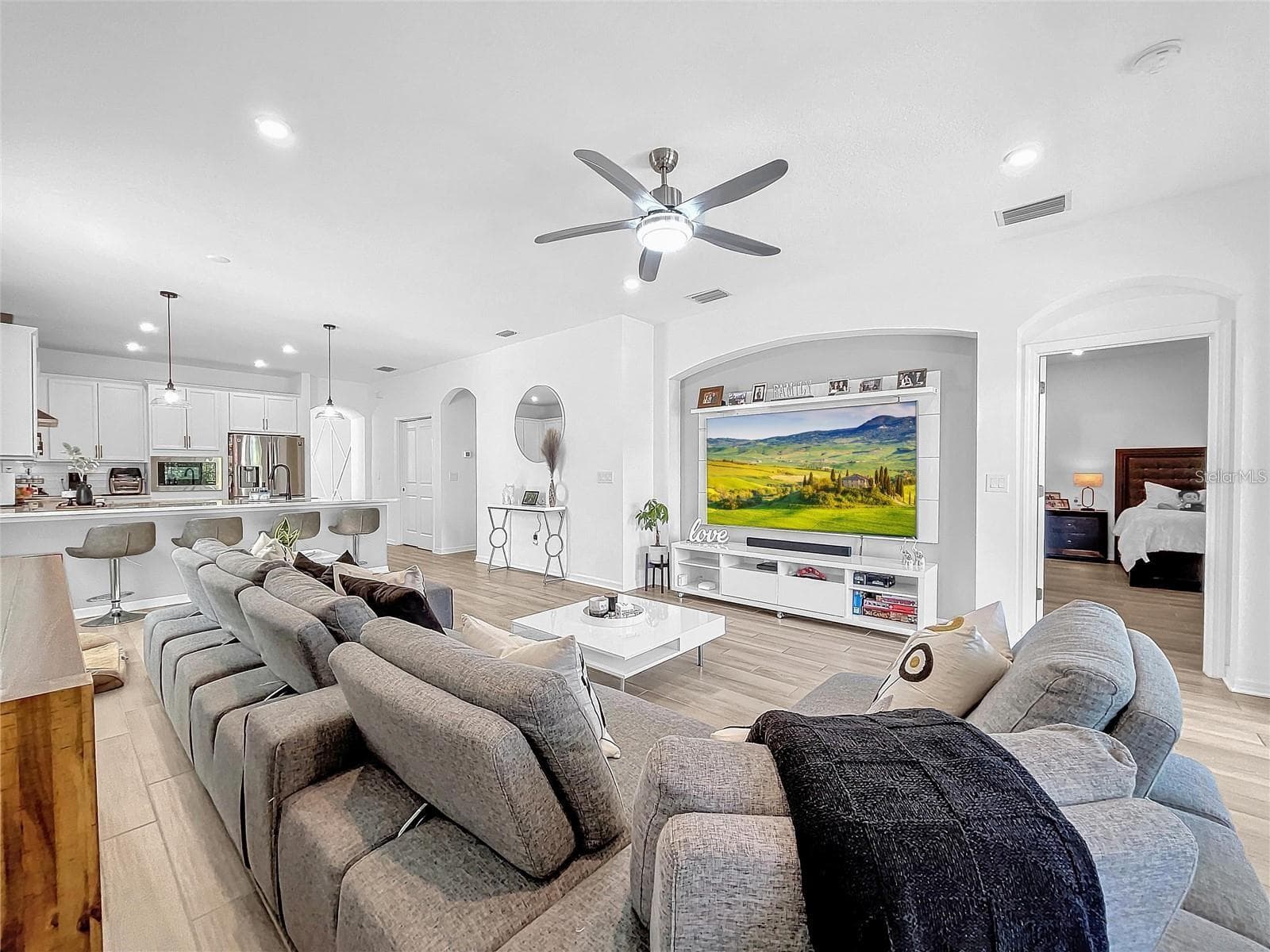 Single Family Residence at 34208 EVERGREEN HILL CT, WESLEY CHAPEL, photo 15 of 46