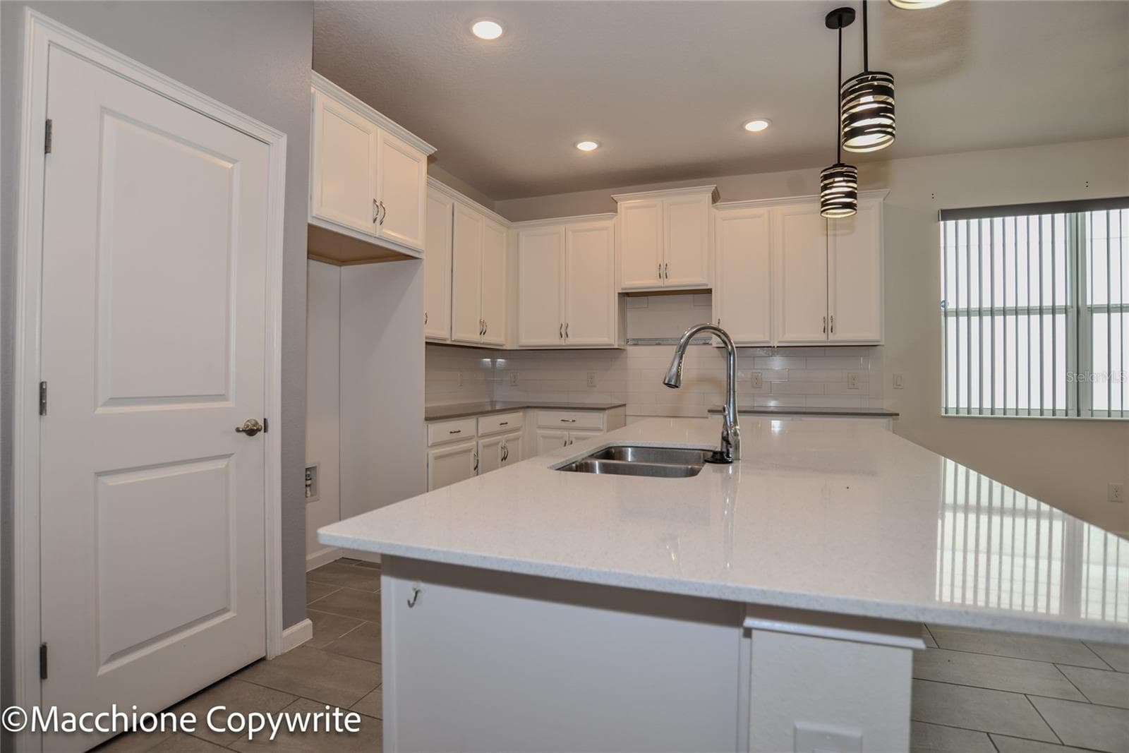 Single Family Residence at 640 FORTUNA DR, DAVENPORT, photo 2 of 15