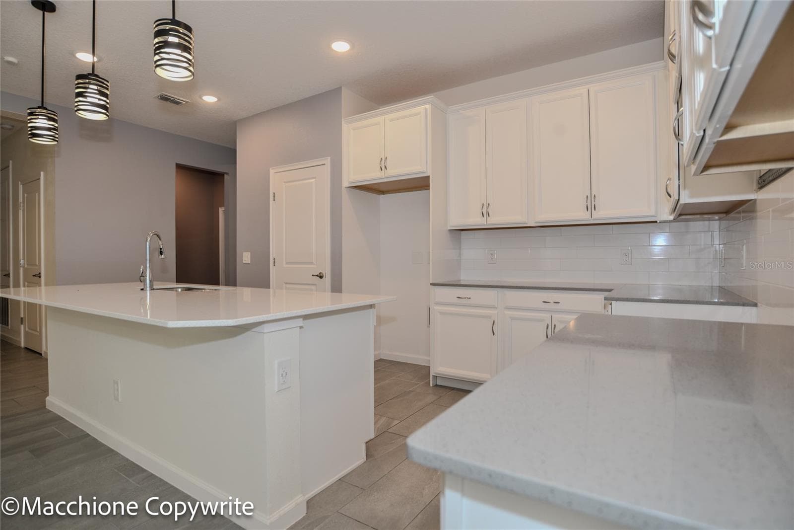 Single Family Residence at 640 FORTUNA DR, DAVENPORT, photo 3 of 15