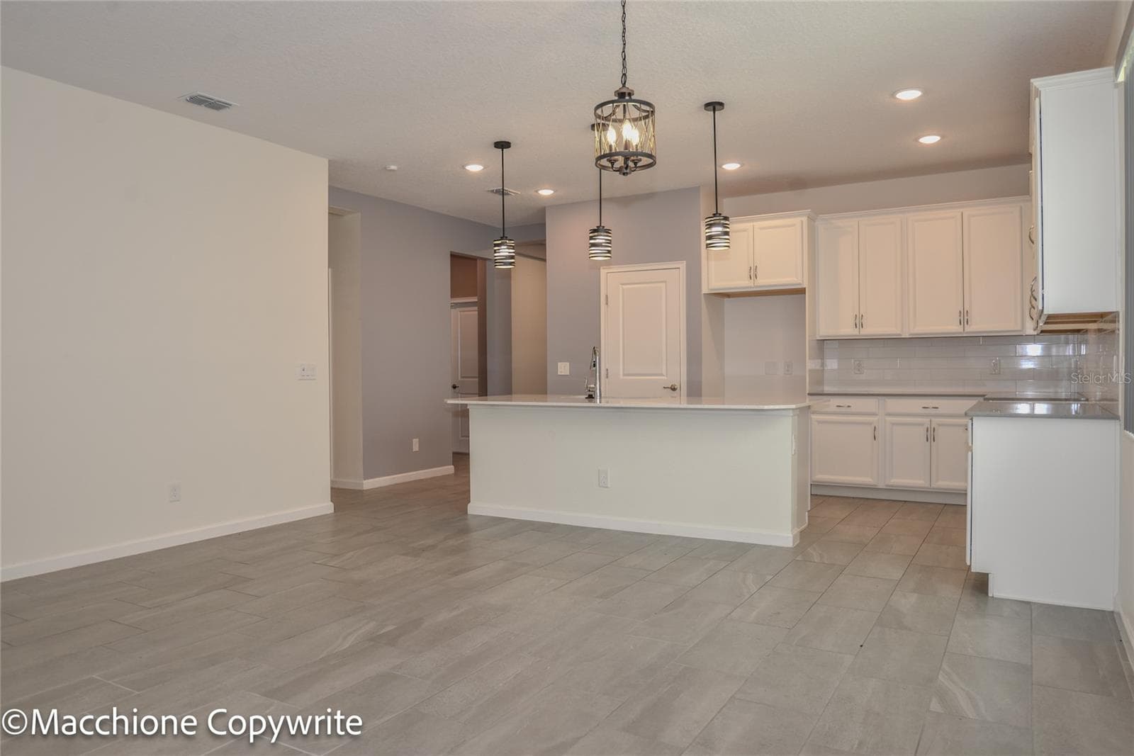 Single Family Residence at 640 FORTUNA DR, DAVENPORT, photo 5 of 15