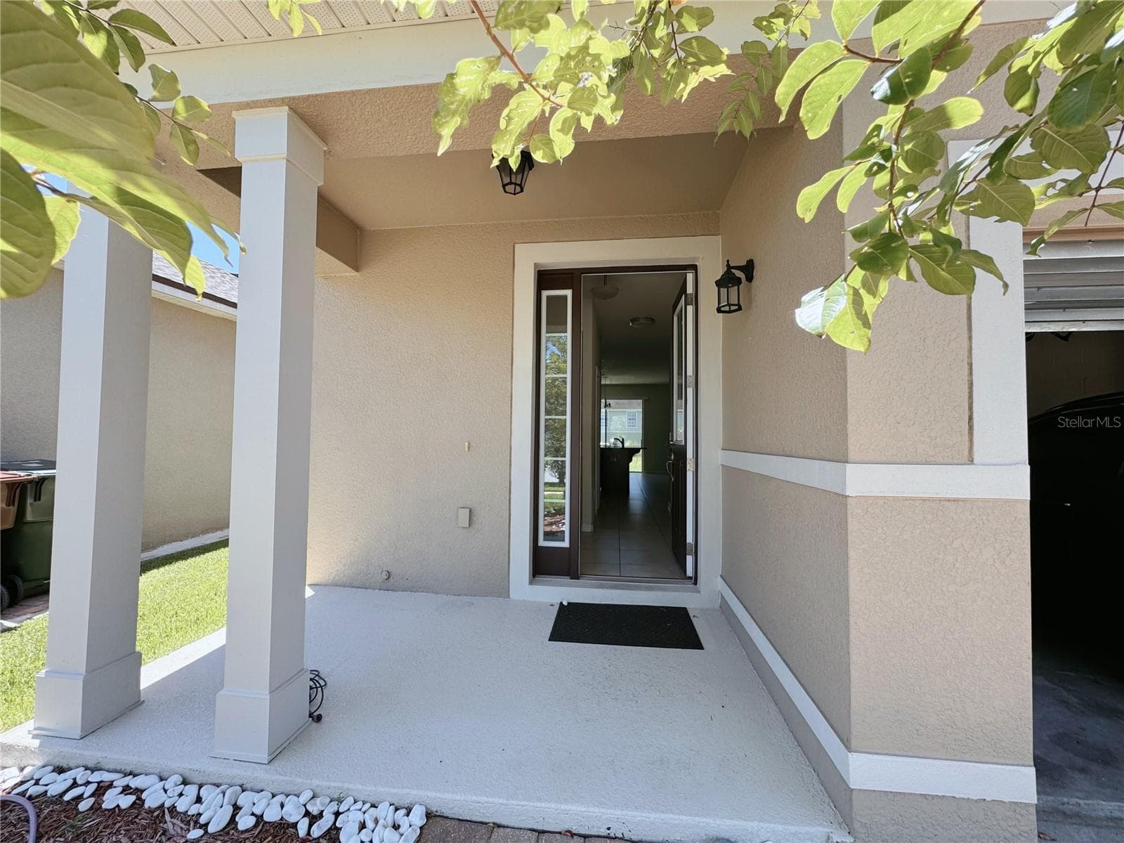 Single Family Residence at 2428 CHATEAU LOOP, KISSIMMEE, photo 4 of 42