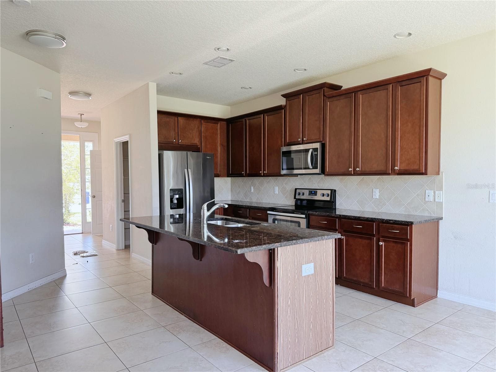 Single Family Residence at 2428 CHATEAU LOOP, KISSIMMEE, photo 8 of 42